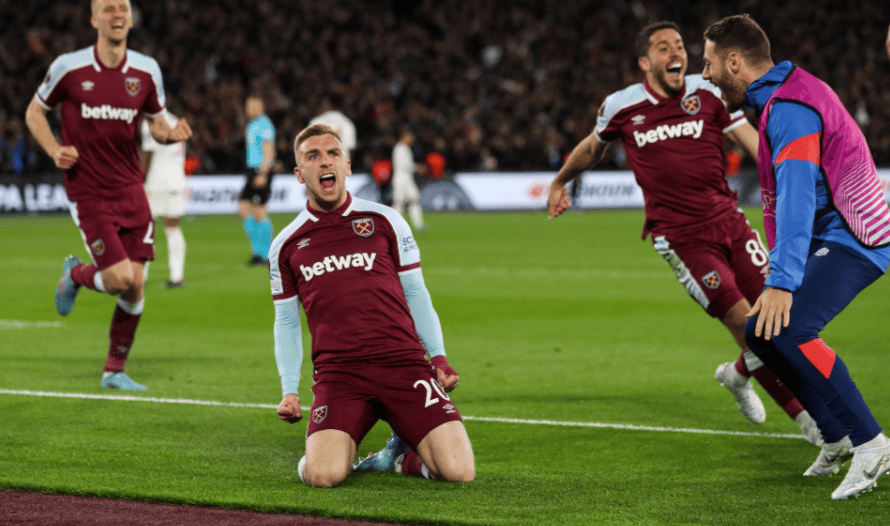 凯尔特人22记三分轻取太阳夺7连胜，波尔津吉斯大爆发，砍下30分助绿军获胜